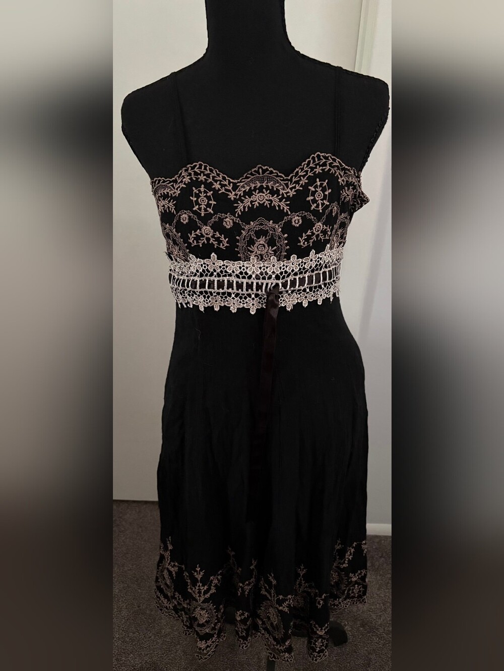 Black Dress with Ivory Lace Embroidery - Picture 1 of 3